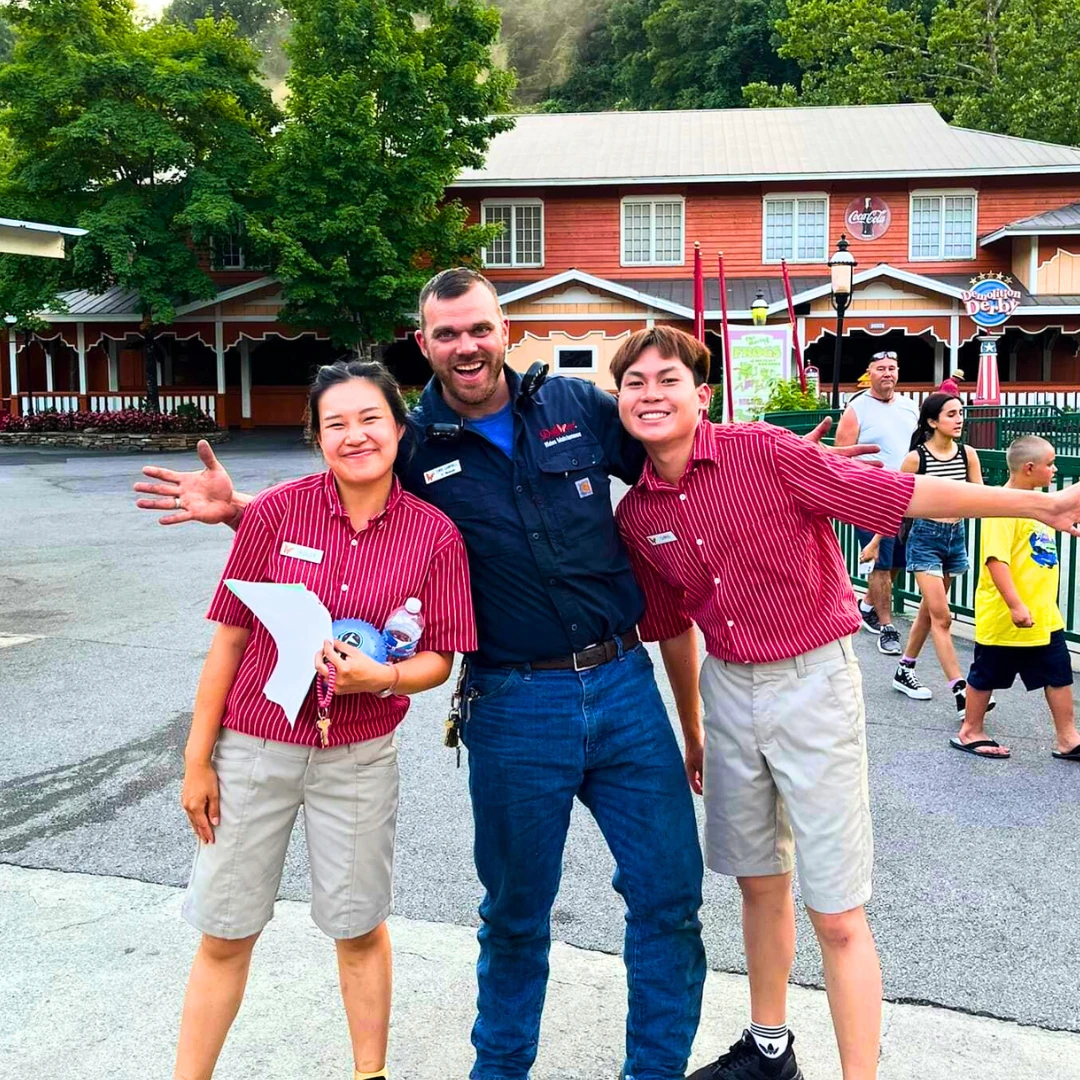 รีวิว review New Step Dollywood Work and Travel Pigeon Forge Tennessee wat2022 Attractions Team ทำงานต่างประเทศ แลกเปลี่ยนวัฒนธรรม ทำงานปิดเทอม ฝึกภาษา อังกฤษ