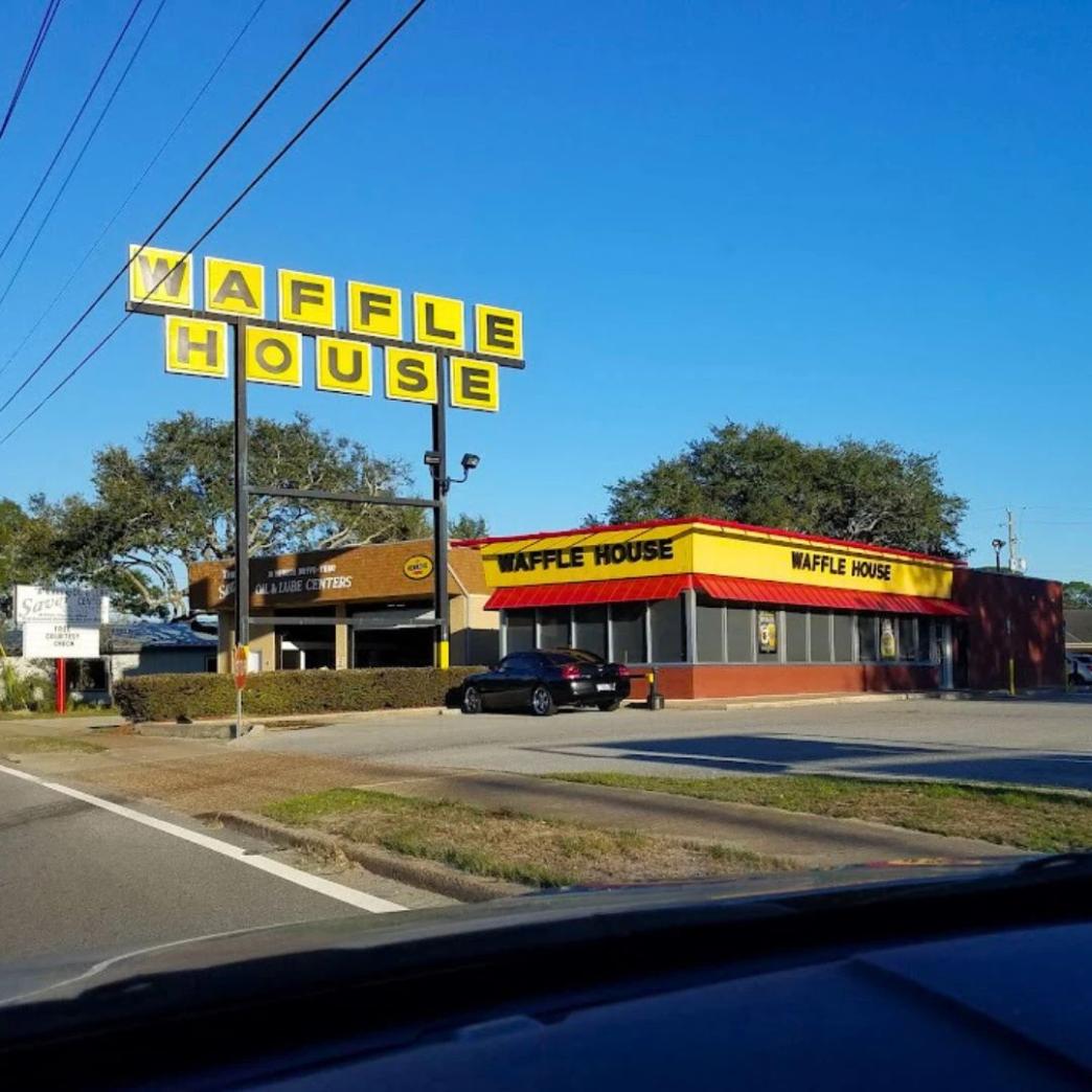 โลโก้ Waffle House new step work and travel