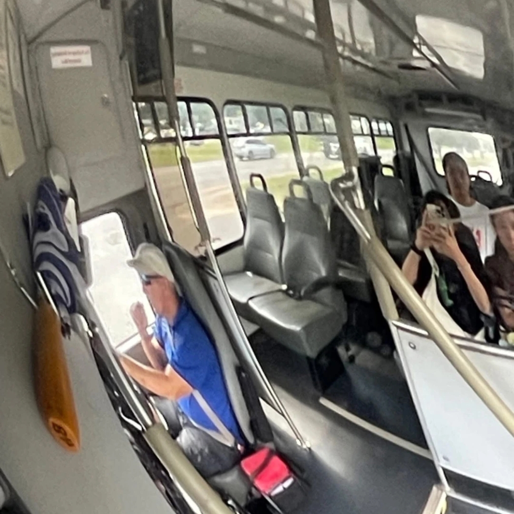 การเดินทาง สนามบิน รถบัส รีวิว review New Step McDonald's Work and Travel Gulf Shores Alabama wat2024 Crew Member ทำงานต่างประเทศ แลกเปลี่ยนวัฒนธรรม ทำงานปิดเทอม ฝึกภาษา อังกฤษ