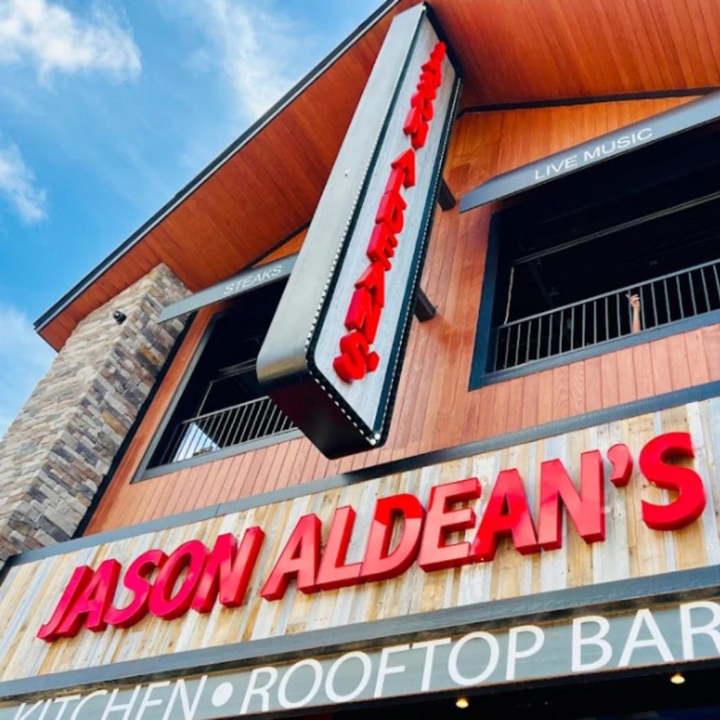 Logo Jason Aldeans / Sun Diner เมือง Gatlinburg รัฐ Tennessee