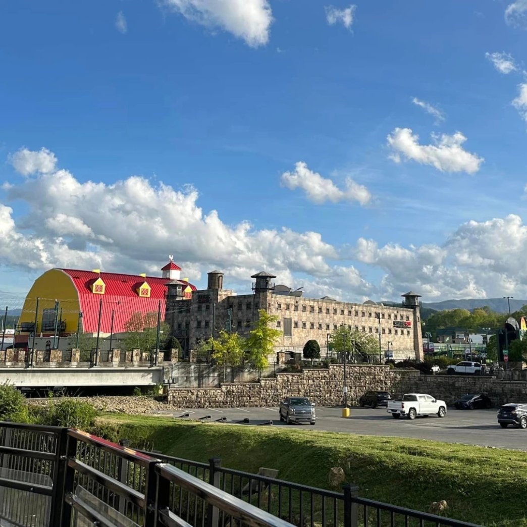 รีวิว review New Step The Island Work and Travel wat 2023 Ride Attendant Tennessee เวลาทำงาน คะแนน Point แลกของ แลกชุด แลกเรตชั่วโมง แลก Gift card ซื้อของ ซื้ออาหาร คุ้มสุด