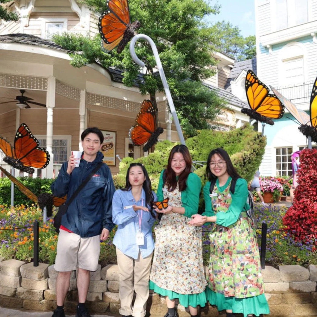 ประโยชน์ review New Step Dollywood Work and Travel Pigeon Forge Tennessee wat2024 Team Member ทำงานต่างประเทศ แลกเปลี่ยนวัฒนธรรม ทำงานปิดเทอม ฝึกภาษา อังกฤษ