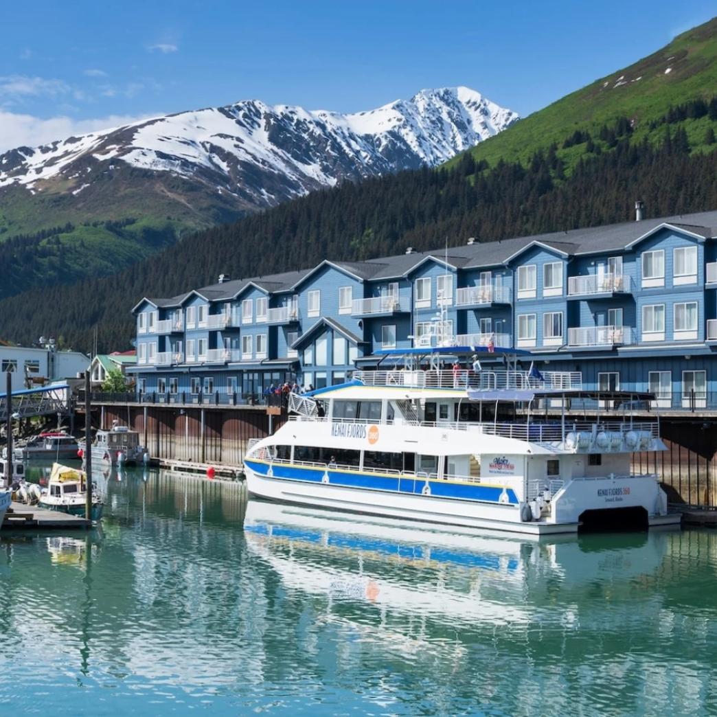 Logo Harbor 360 Hotel เมือง Seward รัฐ Alaska