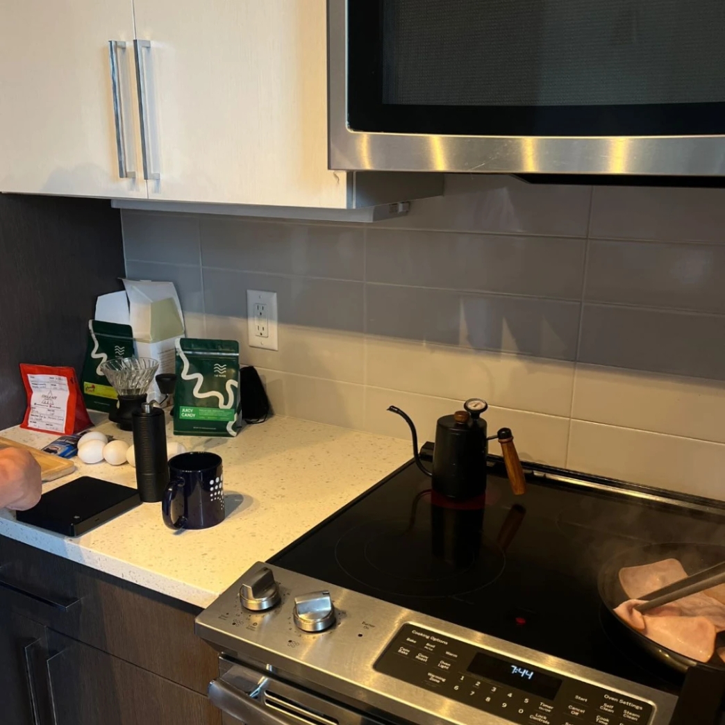 ⭐️ life as a lifeguard (off-duty) 🏠 apartment ($185/week + $100 deposite):