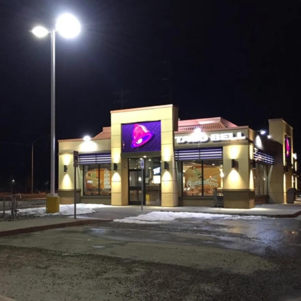 โลโก้ Taco Bell newstep new step work and travel Fairbanks Alaska