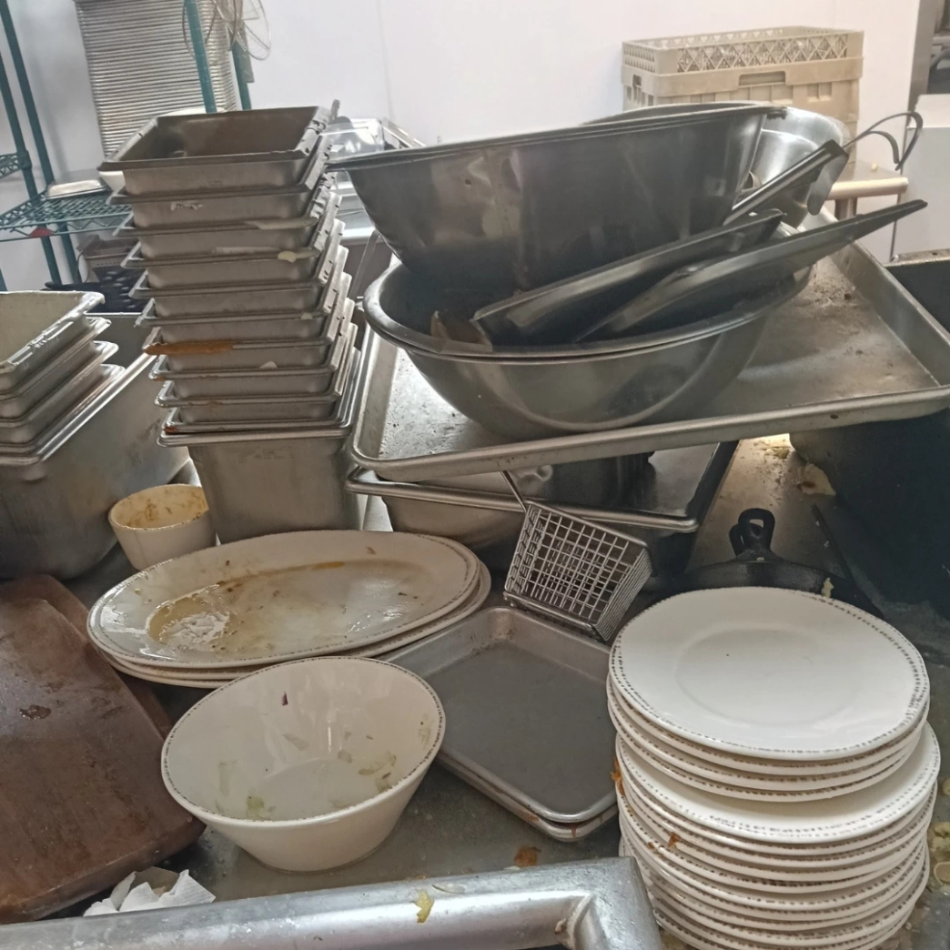 position Dishwasher ,ที่ร้านJason Aldean's in Gatlinburg