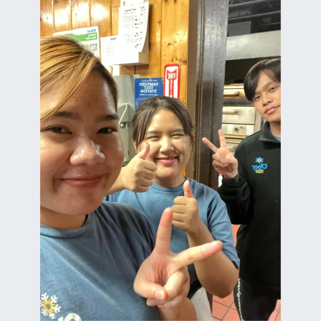 รีวิว review New Step Ober Work and Travel wat2023 Food Service Tennessee clifftop Food ครอบครัว เพื่อนร่วมงานดี ข้าวฟรี ประหยัด ชั่วโมงงาน 32-38ชม/สัปดาห์ Full Time ทิป