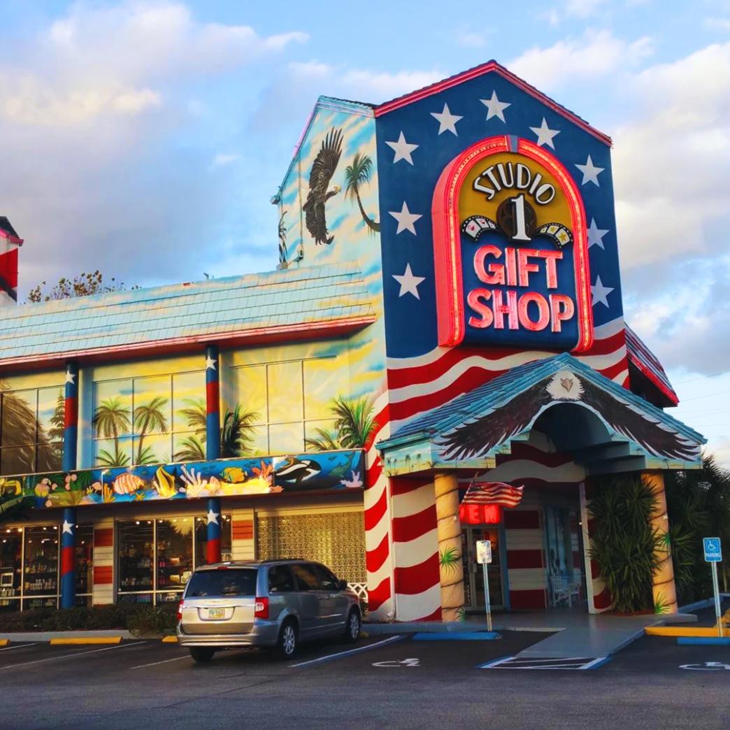 Logo Studio West Gift Shop เมือง Kissimmee รัฐ Florida