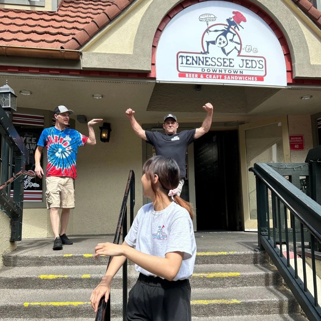 รีวิว review New Step Anakeesta Work and Travel wat 2023 Utility Tennessee 
ฝึกภาษา ได้ความมั่นใจ สื่อสาร