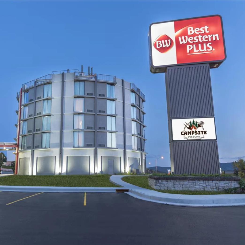 Logo Best Western Plus เมือง Wausau รัฐ Wisconsin