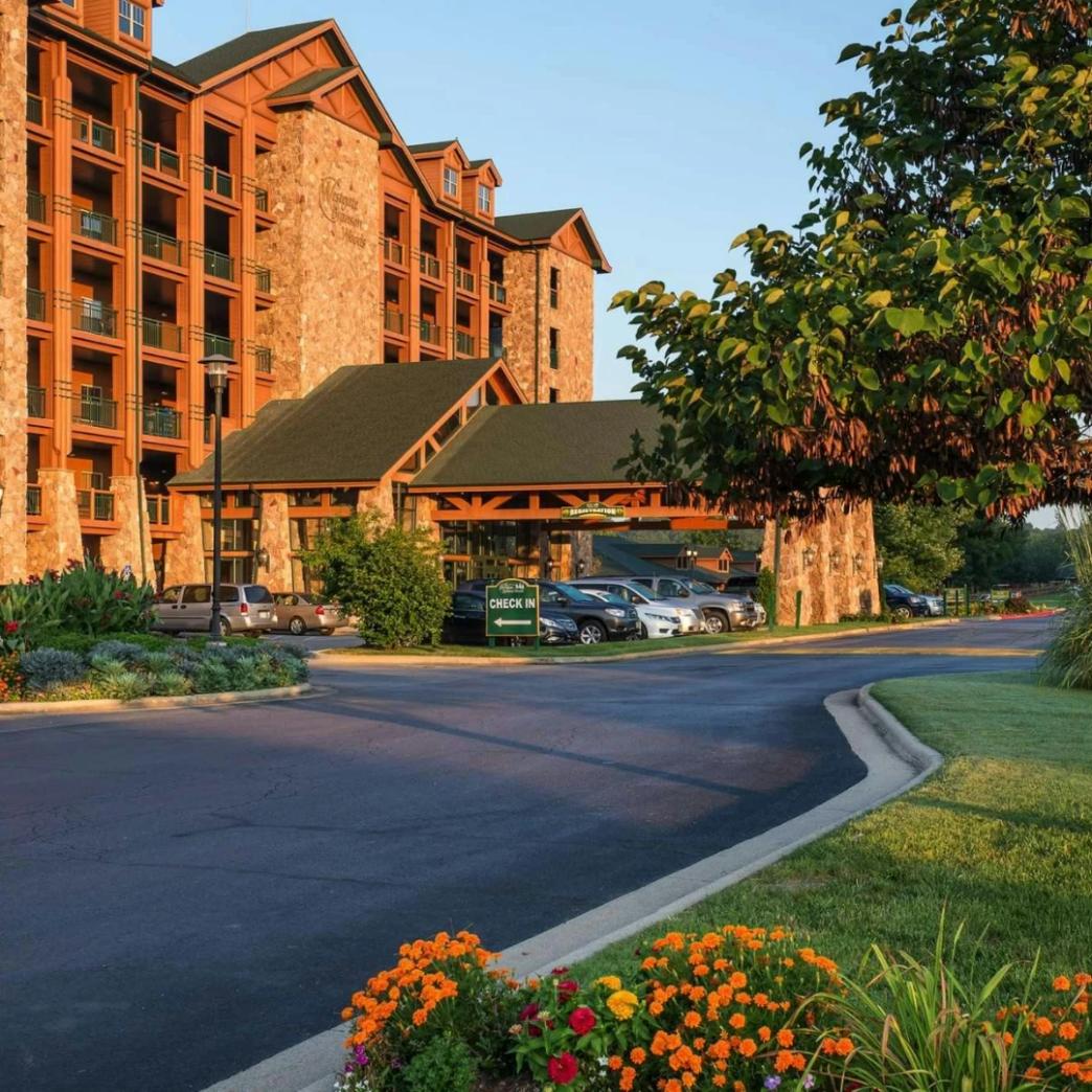 โลโก้ Westgate Branson Woods Resort new step work and travel