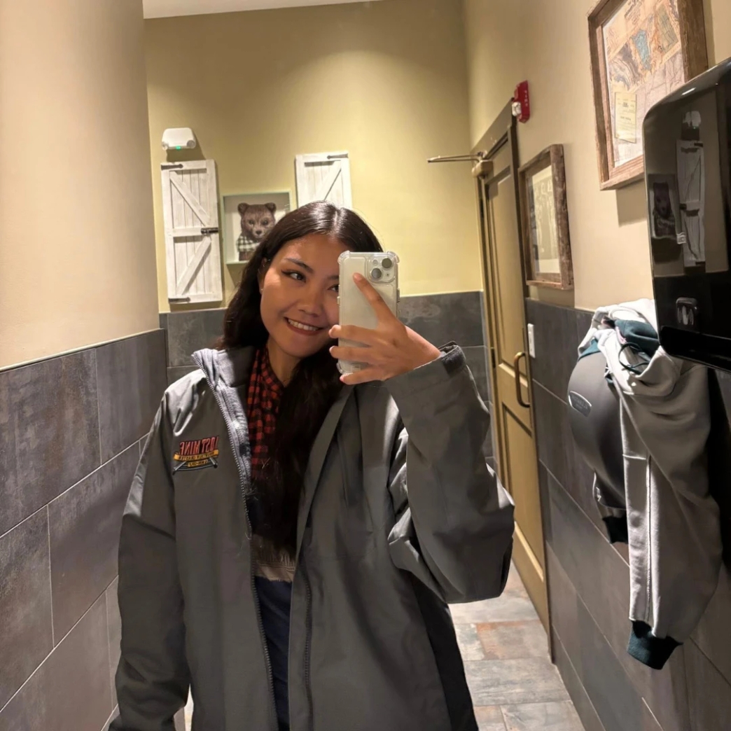 หน้าที่ที่ทำ Lost Mine Mountain Coaster & Mini Golf