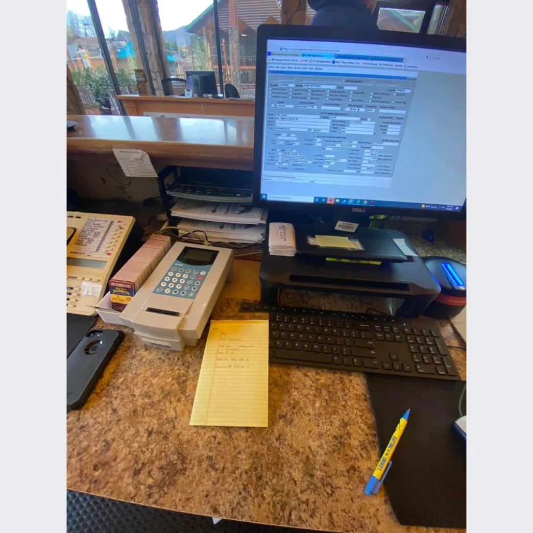 งานง่าย ห้องแอร์ งานโรงแรม รีวิว review New Step River Terrace Resort and Convention Center Work and Travel wat2022 Front Desk Tennessee