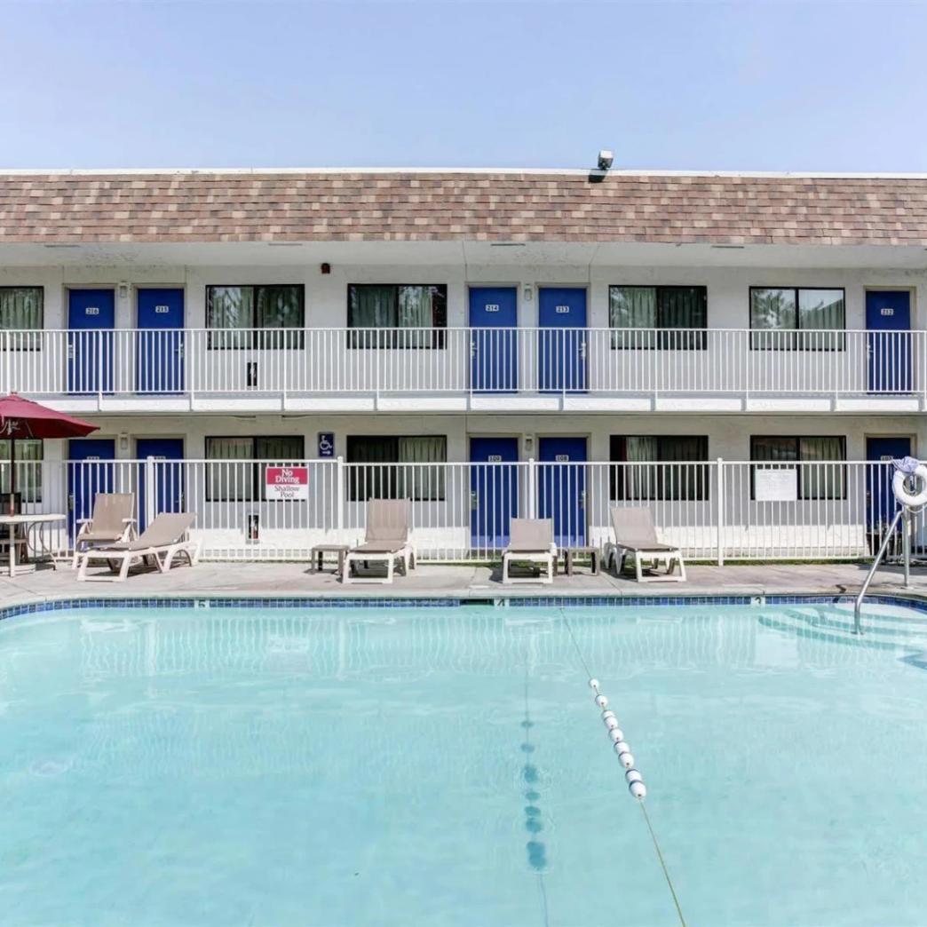 Logo Motel 6 เมือง Grants Pass รัฐ Oregon
