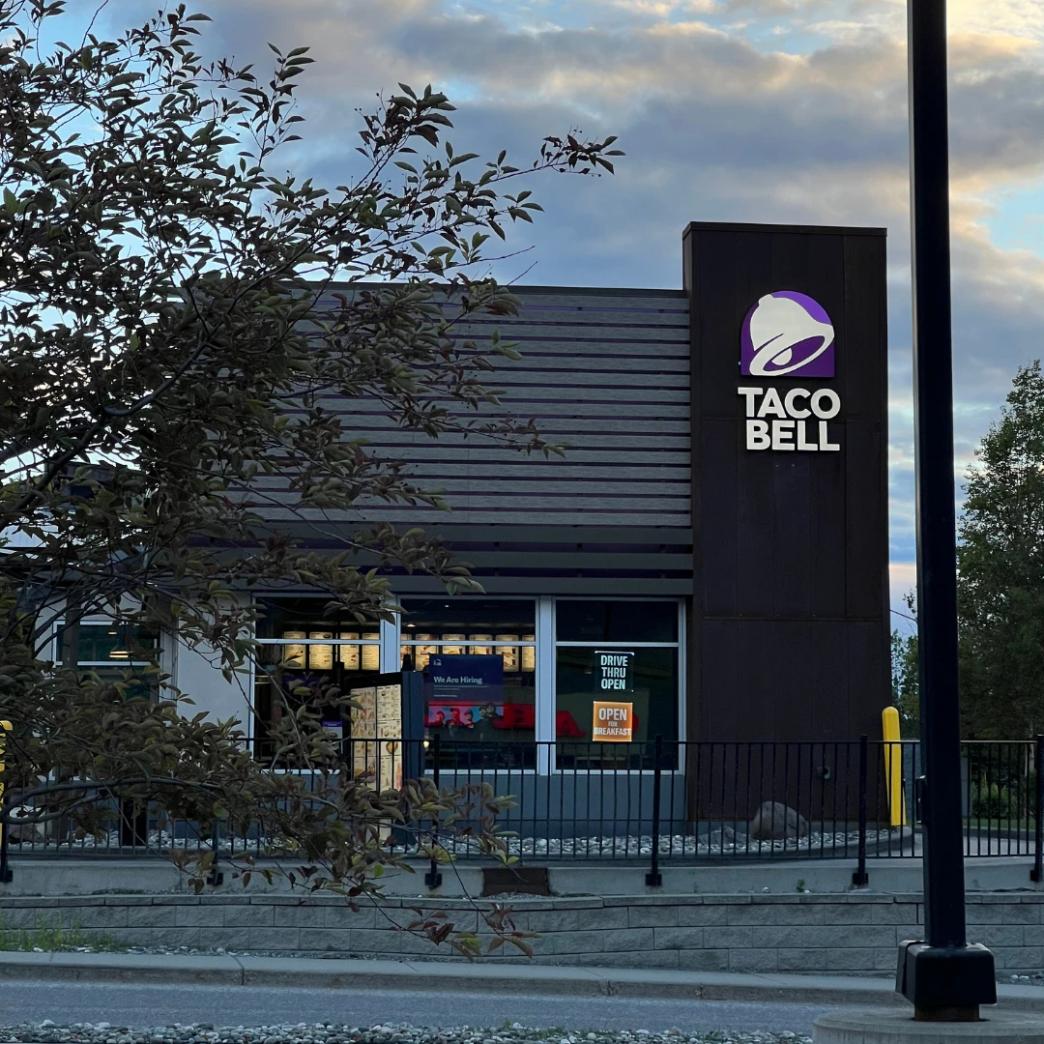 Logo Taco Bell newstep new step work and travel เมือง Palmer รัฐ Alaska