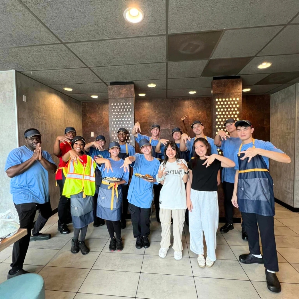 ประสบการณ์ ขยัน เพื่อนร่วมงาน review New Step McDonald's Work and Travel Gulf Shores Alabama wat2024 Team Member ทำงานต่างประเทศ แลกเปลี่ยนวัฒนธรรม ทำงานปิดเทอม ฝึกภาษา อังกฤษ