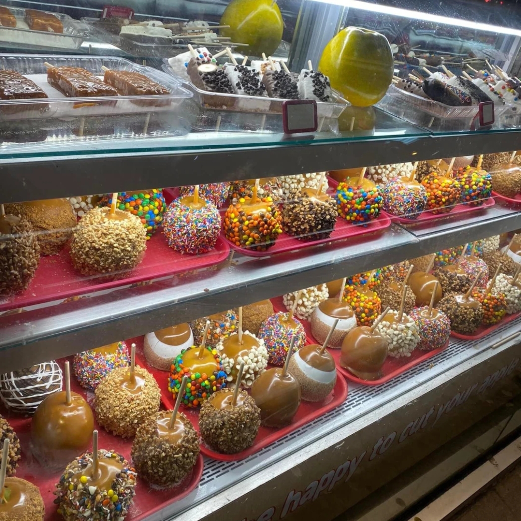 รีวิว review New Step Ober Work and Travel wat2022 park staff Tennessee งานสอง crew member chocolate monkey ที่พัก เรต งานสนุก ขนม เคลือบแอปเปิล ไอติม ช็อคโกแลต หัวหน้าดี เฮฮา